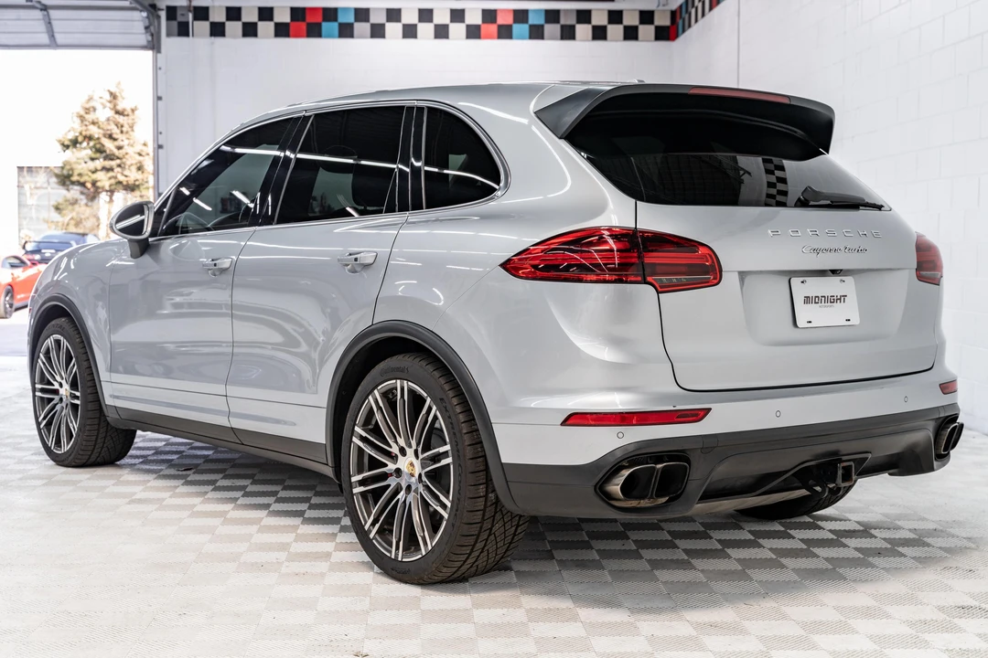2015 Porsche 958 Cayenne Turbo - Image 9 of 31