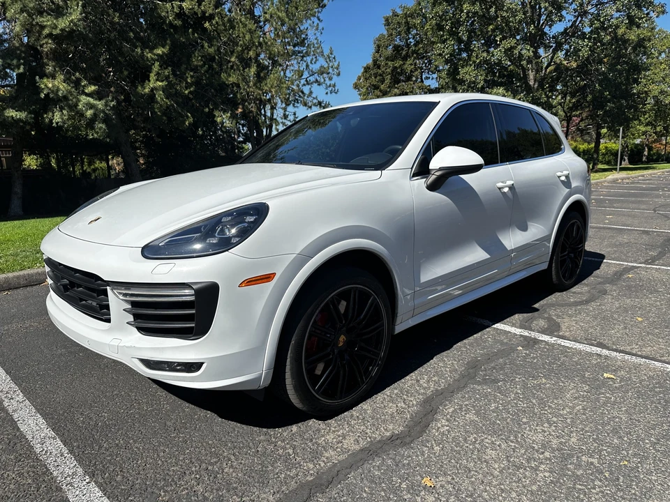 2015 Porsche 958 Cayenne Turbo - Image 10 of 31