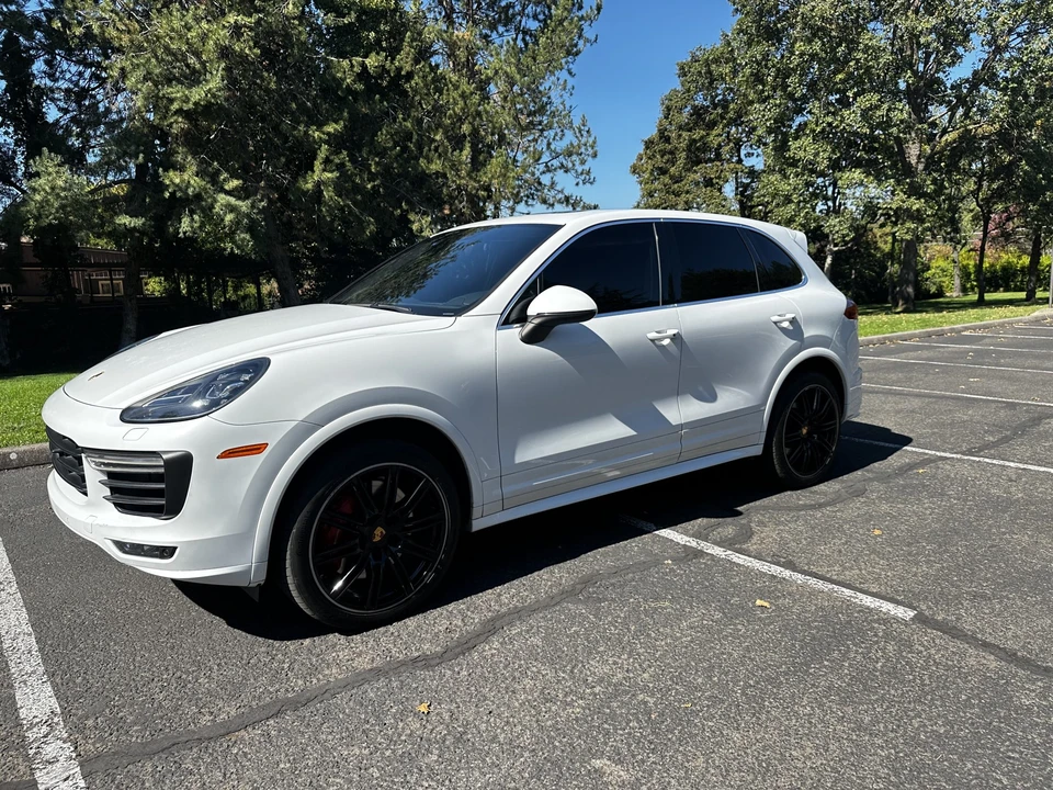 2015 Porsche 958 Cayenne Turbo - Image 14 of 31
