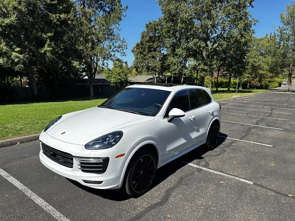 2015 Porsche 958 Cayenne Turbo - Image 13 of 31