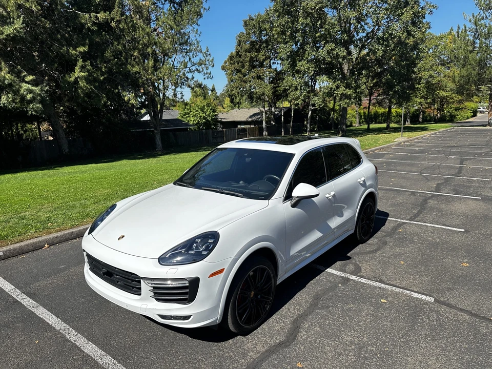 2015 Porsche 958 Cayenne Turbo - Image 12 of 31