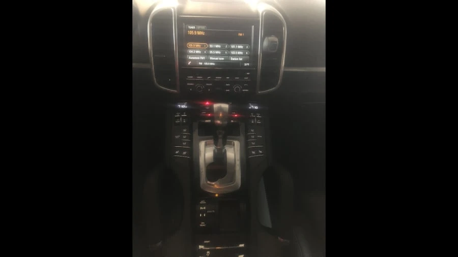 2015 Porsche 958 Cayenne - Image 10 of 11
