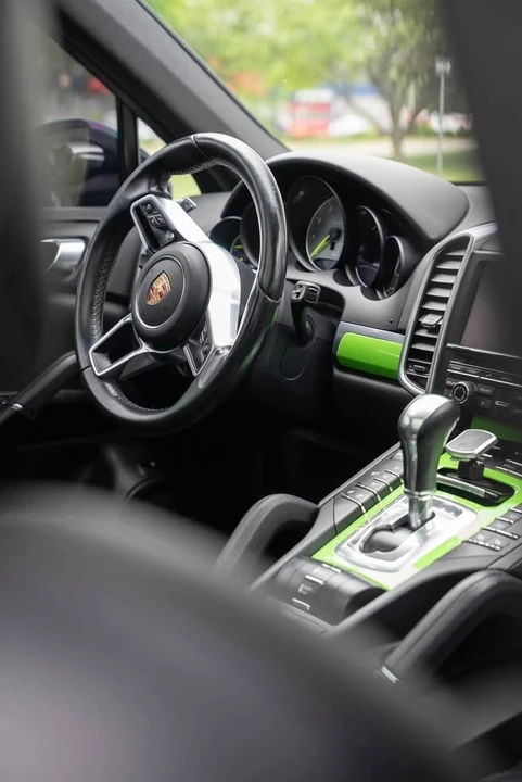 2015 Porsche 958 Cayenne - Image 13 of 17