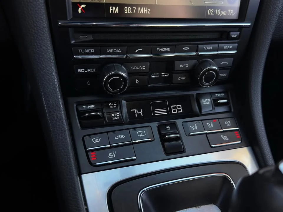 2015 Porsche 981 Cayman - Image 10 of 17
