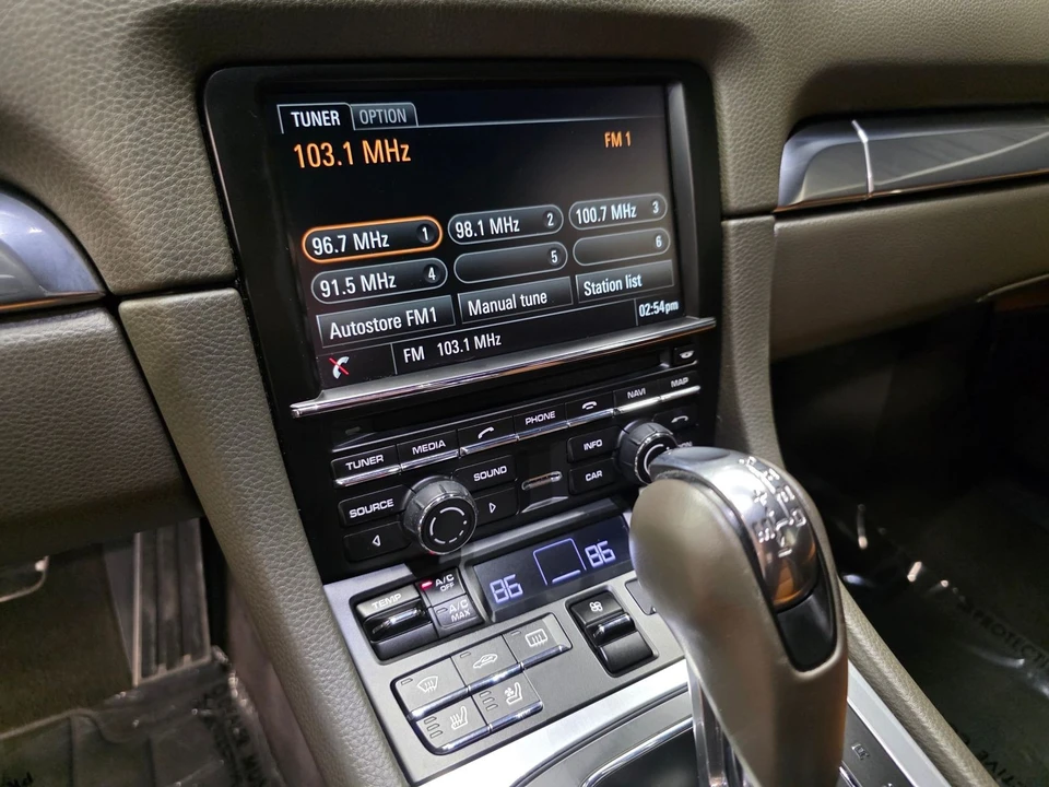 2015 Porsche - Image 28 of 31