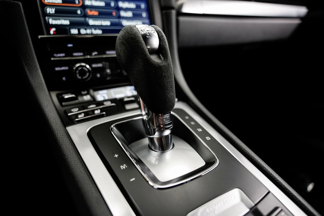 2015 Porsche 981 Cayman - Image 14 of 31