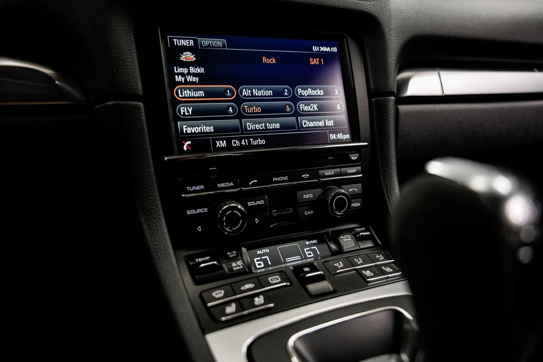 2015 Porsche 981 Cayman - Image 13 of 31