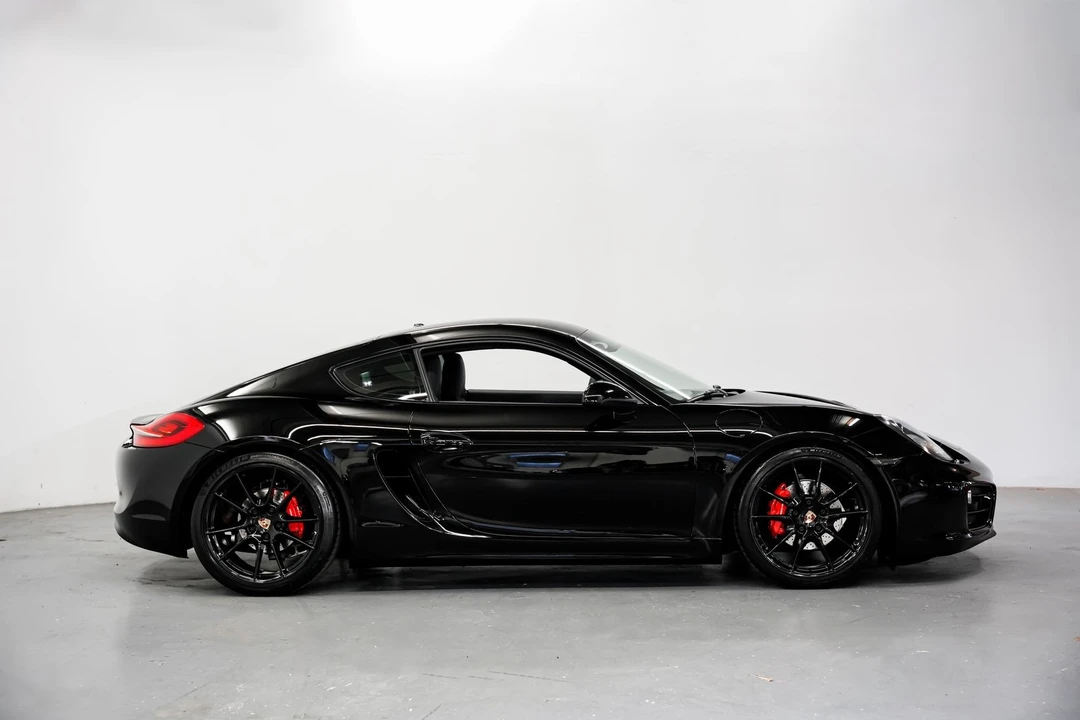2015 Porsche 981 Cayman - Image 2 of 31