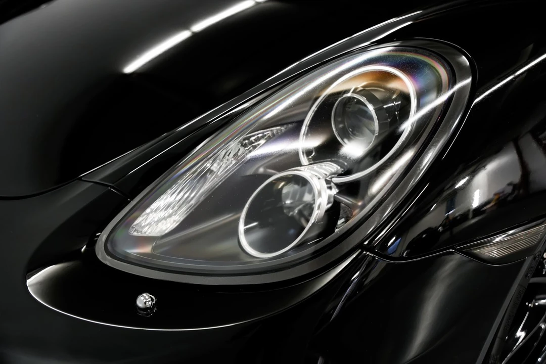 2015 Porsche 981 Cayman - Image 28 of 31
