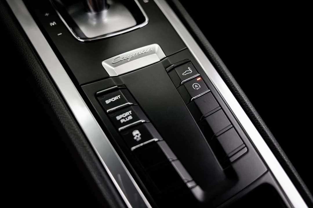 2015 Porsche 981 Cayman - Image 15 of 31