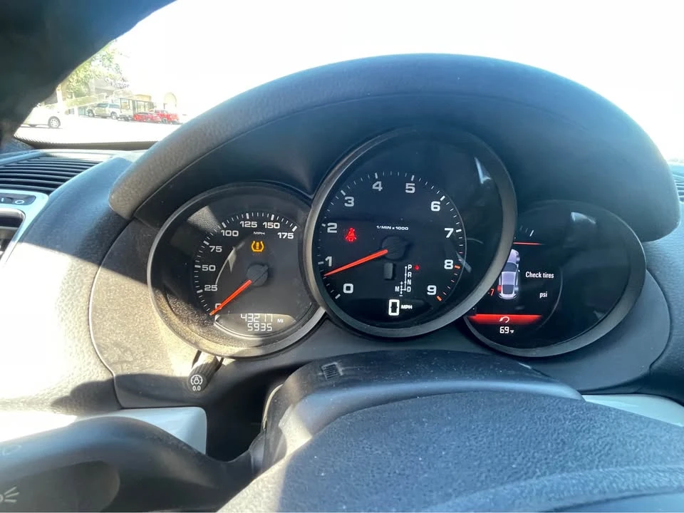 2015 Porsche 981 Cayman - Image 12 of 14