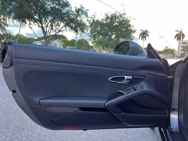 2015 Porsche 981 Cayman - Image 15 of 21