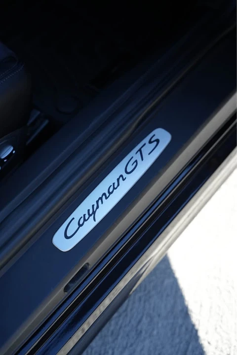 2015 Porsche 981 Cayman GTS - Image 9 of 12