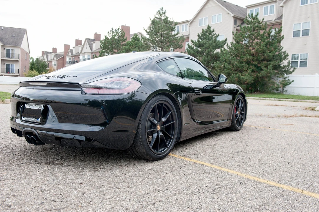 2015 Porsche 981 Cayman GTS - Image 2 of 9