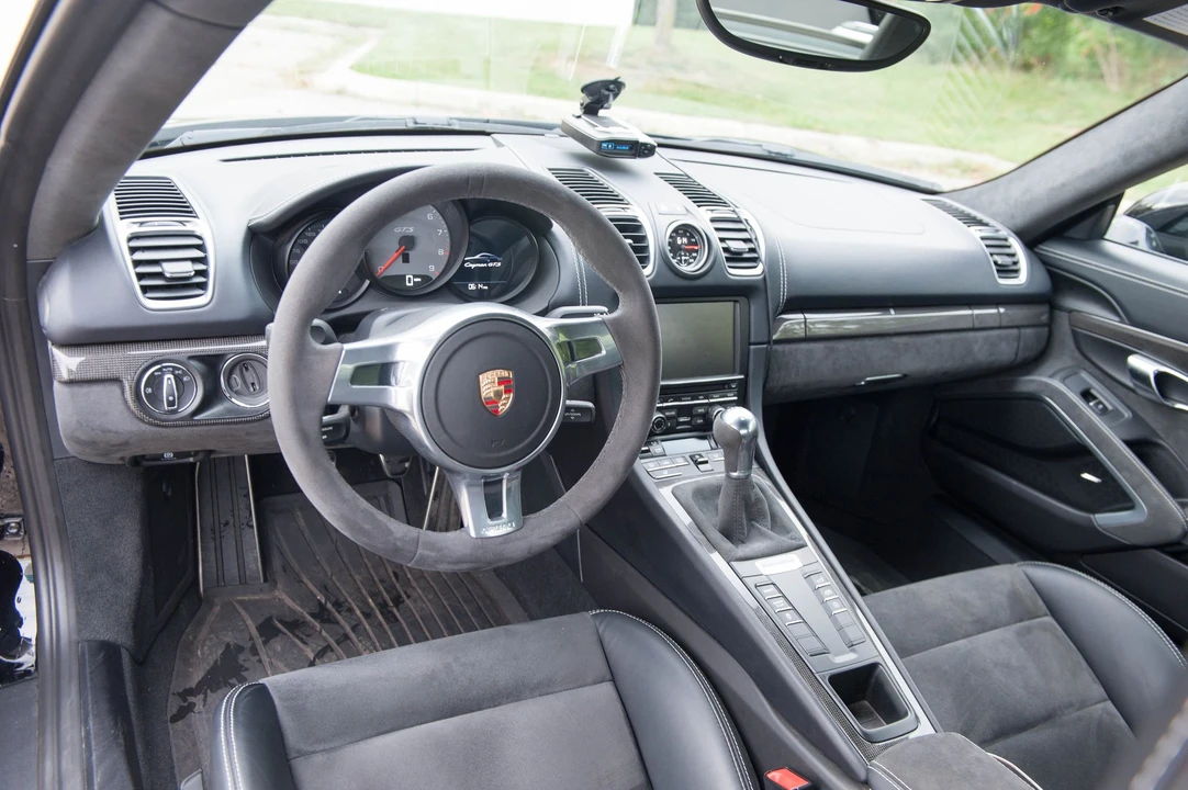 2015 Porsche 981 Cayman GTS - Image 6 of 9