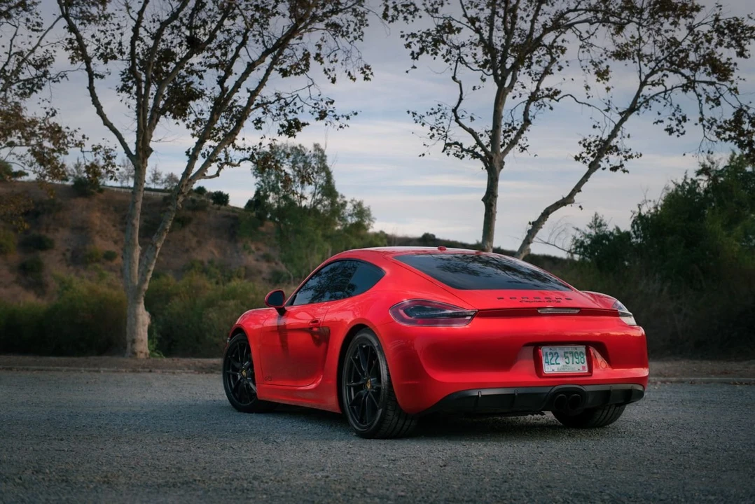 2015 Porsche 981 Cayman GTS - Image 19 of 31