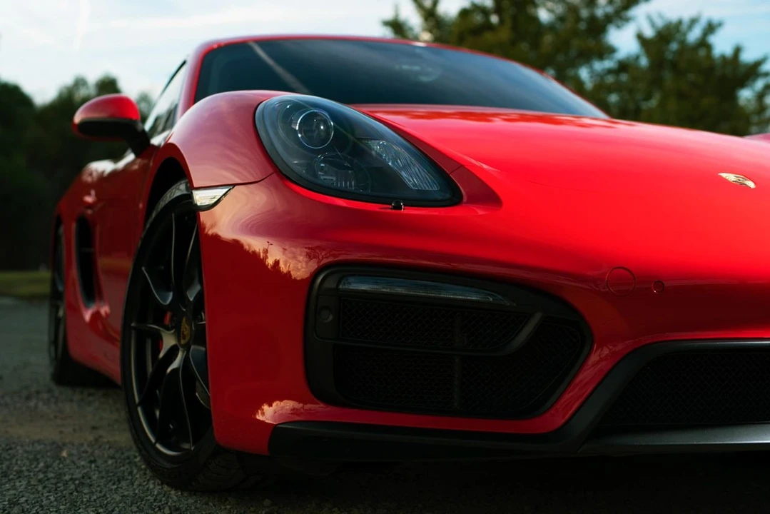 2015 Porsche 981 Cayman GTS - Image 16 of 31