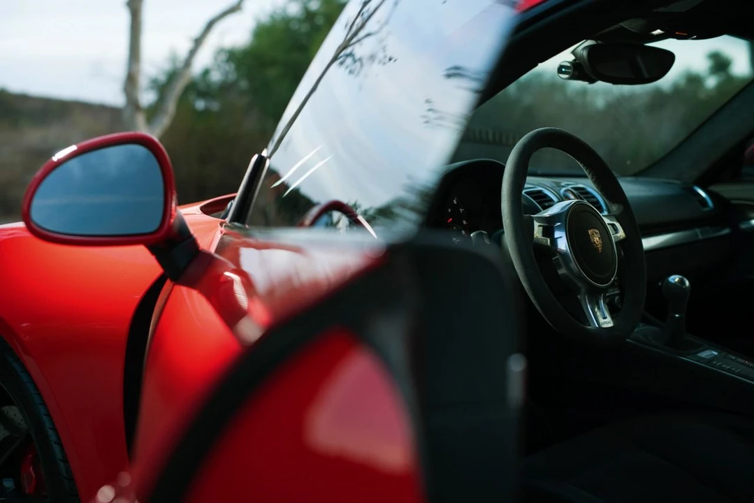 2015 Porsche 981 Cayman GTS - Image 21 of 31