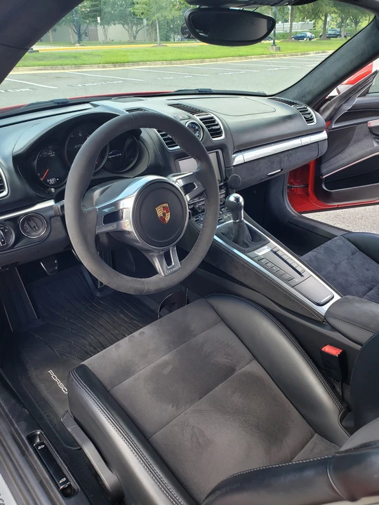 2015 Porsche 981 Cayman GTS - Image 5 of 18