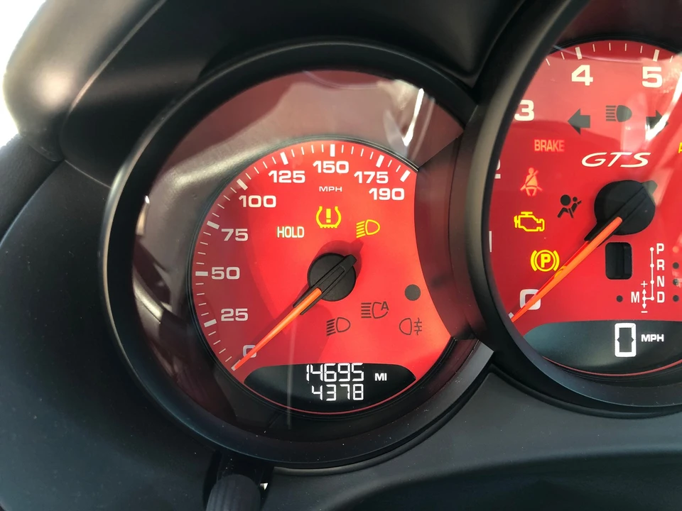 2015 Porsche 981 Cayman GTS - Image 9 of 12