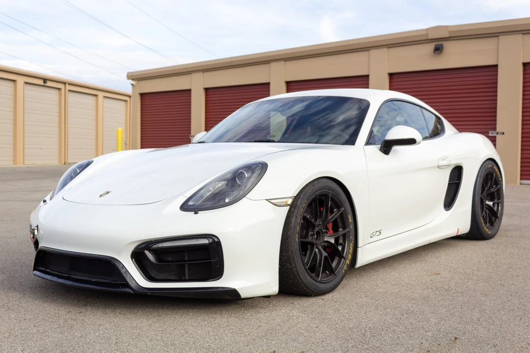 2015 Porsche 981 Cayman - Image 2 of 31