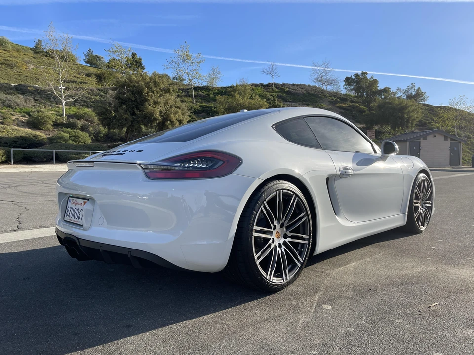 2015 Porsche 981 Cayman GTS - Image 19 of 31