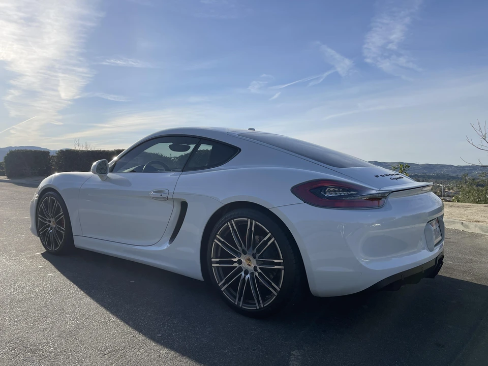 2015 Porsche 981 Cayman GTS - Image 11 of 31