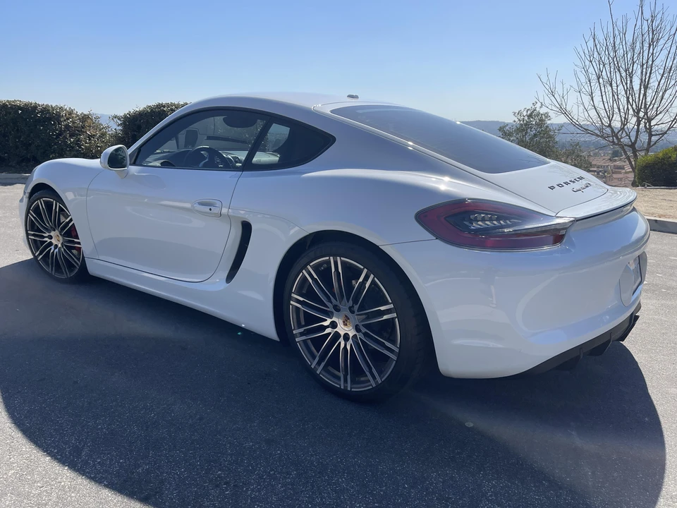 2015 Porsche 981 Cayman GTS - Image 12 of 31