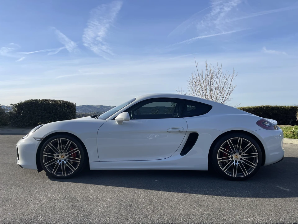2015 Porsche 981 Cayman GTS - Image 9 of 31