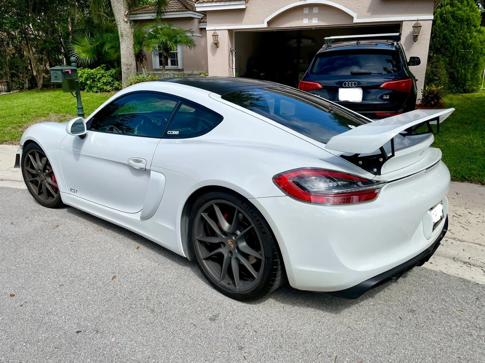 2015 Porsche 981 Cayman GTS - Image 4 of 24