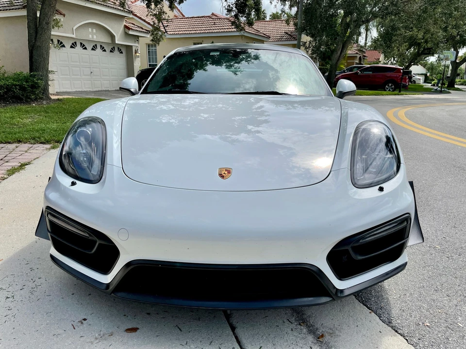 2015 Porsche 981 Cayman GTS - Image 8 of 24