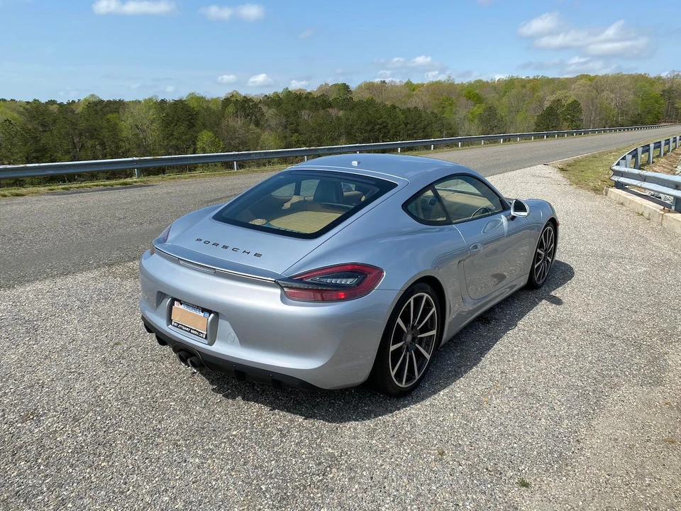 2015 Porsche 981 Cayman GTS - Image 12 of 31