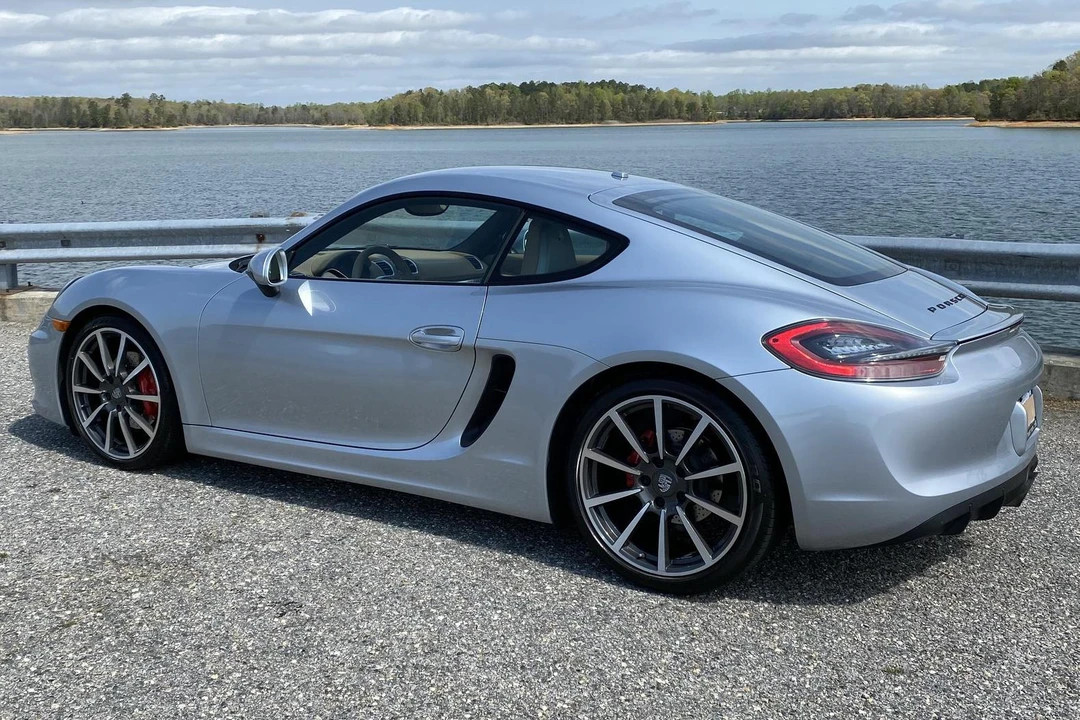 2015 Porsche 981 Cayman GTS - Image 3 of 31