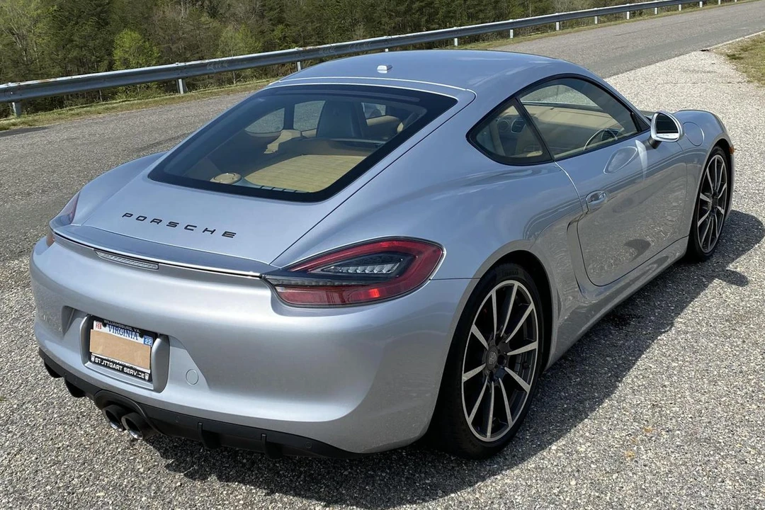 2015 Porsche 981 Cayman GTS - Image 4 of 31