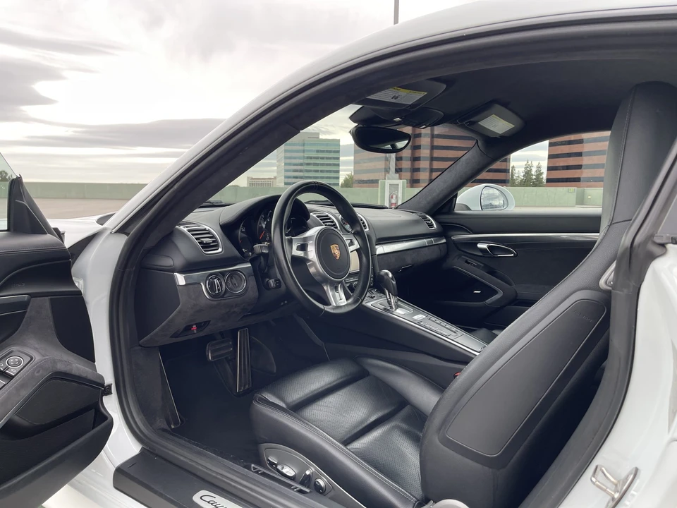 2015 Porsche 981 Cayman GTS - Image 25 of 31