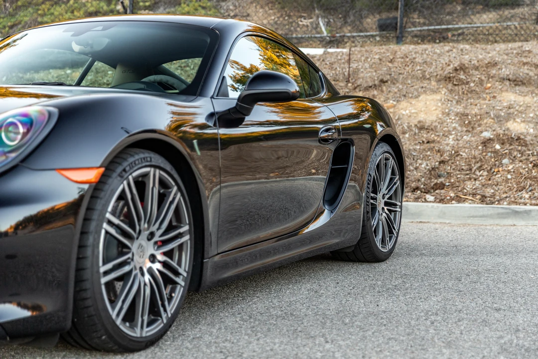2015 Porsche 981 Cayman GTS - Image 18 of 31