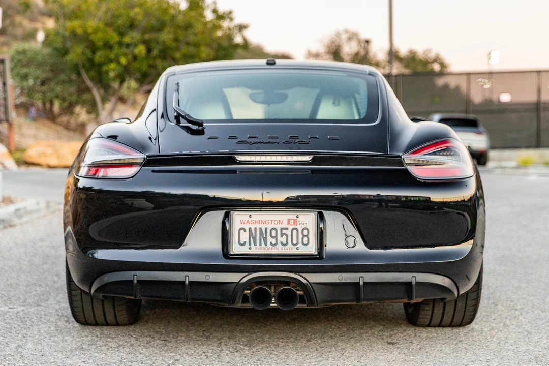 2015 Porsche 981 Cayman GTS - Image 8 of 31