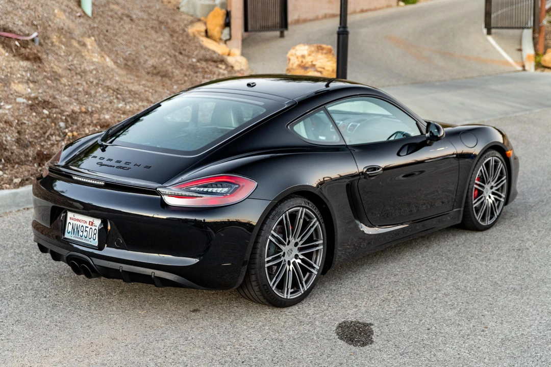 2015 Porsche 981 Cayman GTS - Image 9 of 31