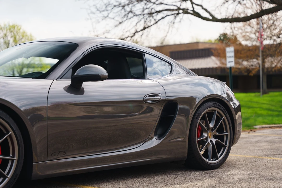 2015 Porsche 981 Cayman GTS - Image 8 of 31