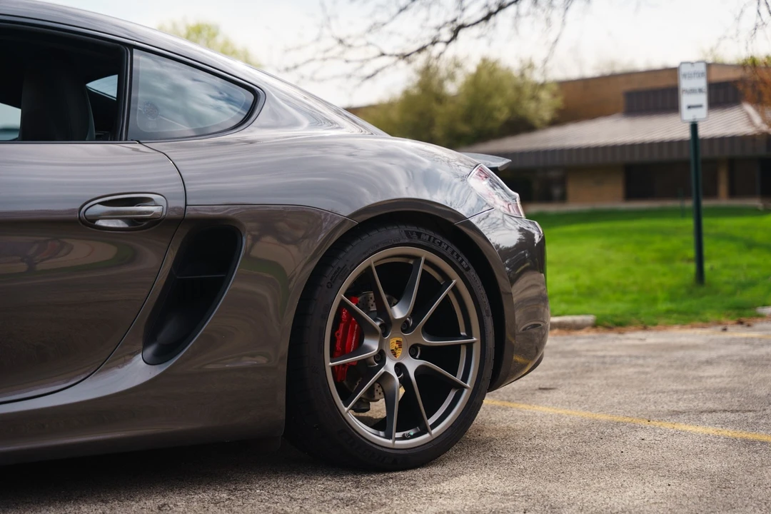 2015 Porsche 981 Cayman GTS - Image 9 of 31