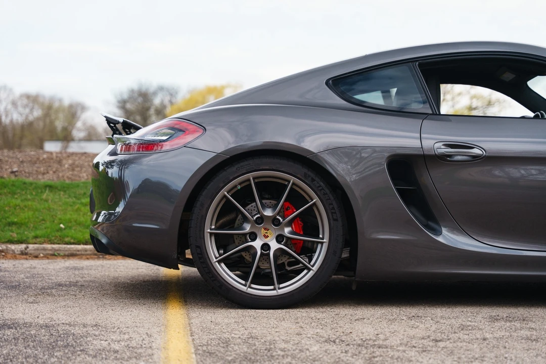 2015 Porsche 981 Cayman GTS - Image 17 of 31