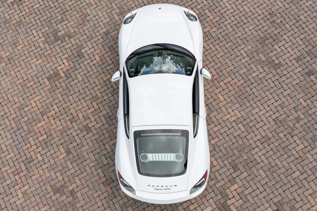 2015 Porsche 981 Cayman GTS - Image 10 of 31