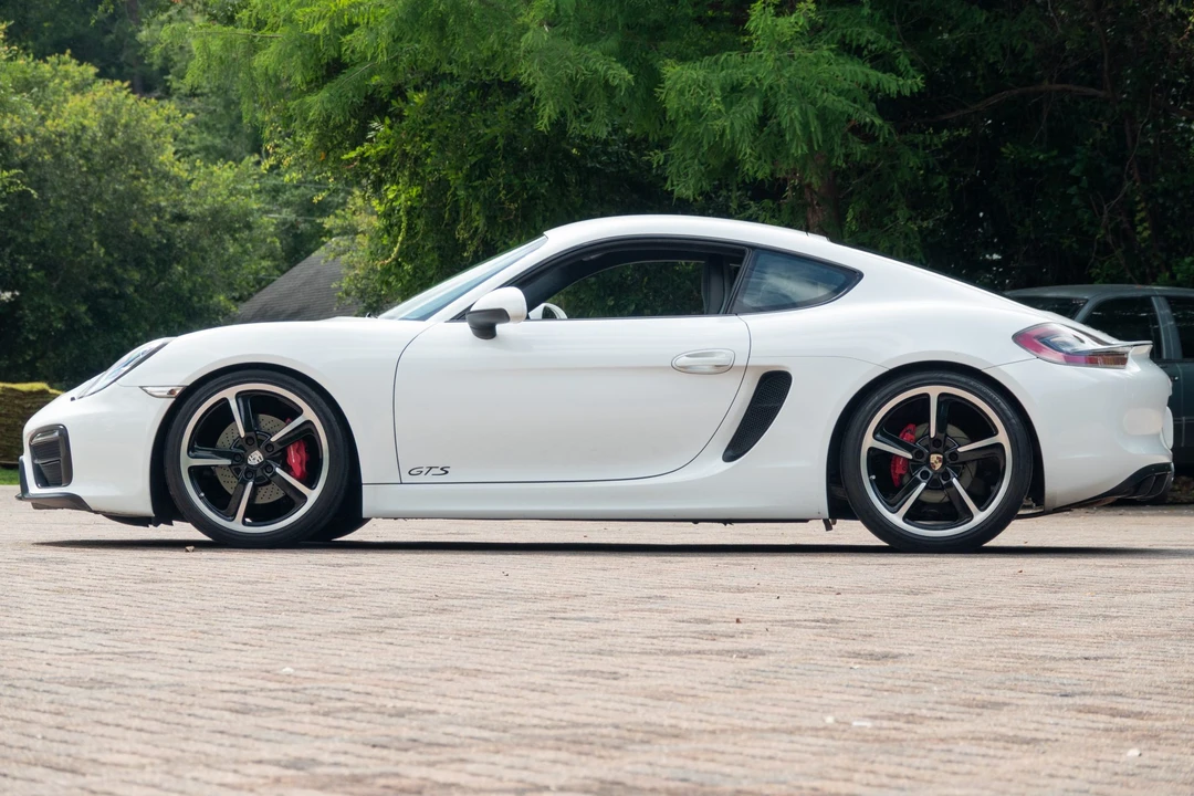 2015 Porsche 981 Cayman GTS - Image 12 of 31