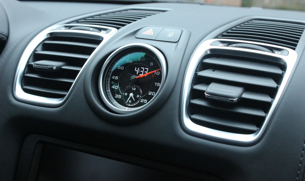 2015 Porsche 981 Cayman GTS - Image 16 of 21