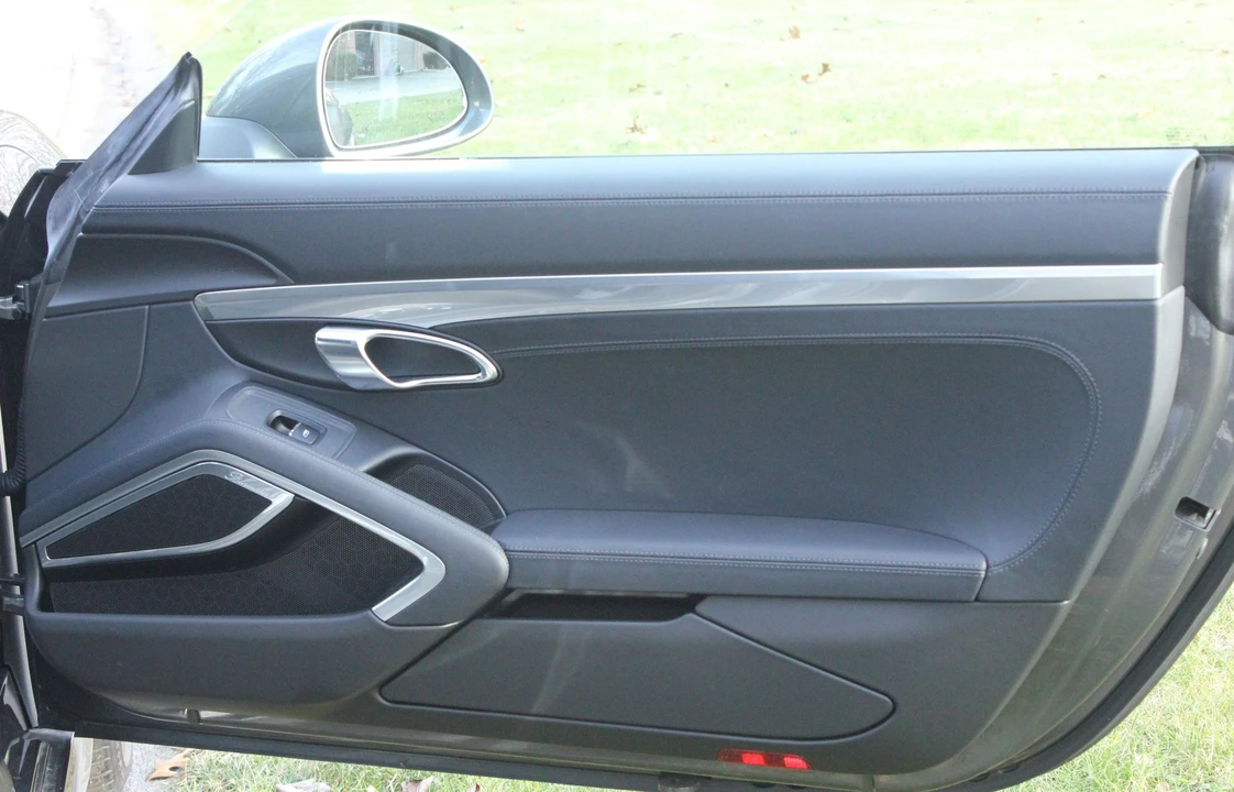 2015 Porsche 981 Cayman GTS - Image 8 of 21