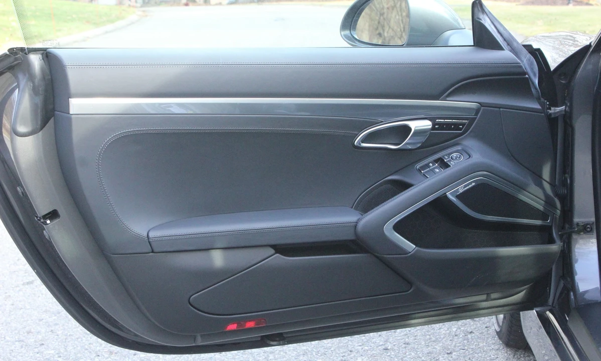 2015 Porsche 981 Cayman GTS - Image 9 of 21