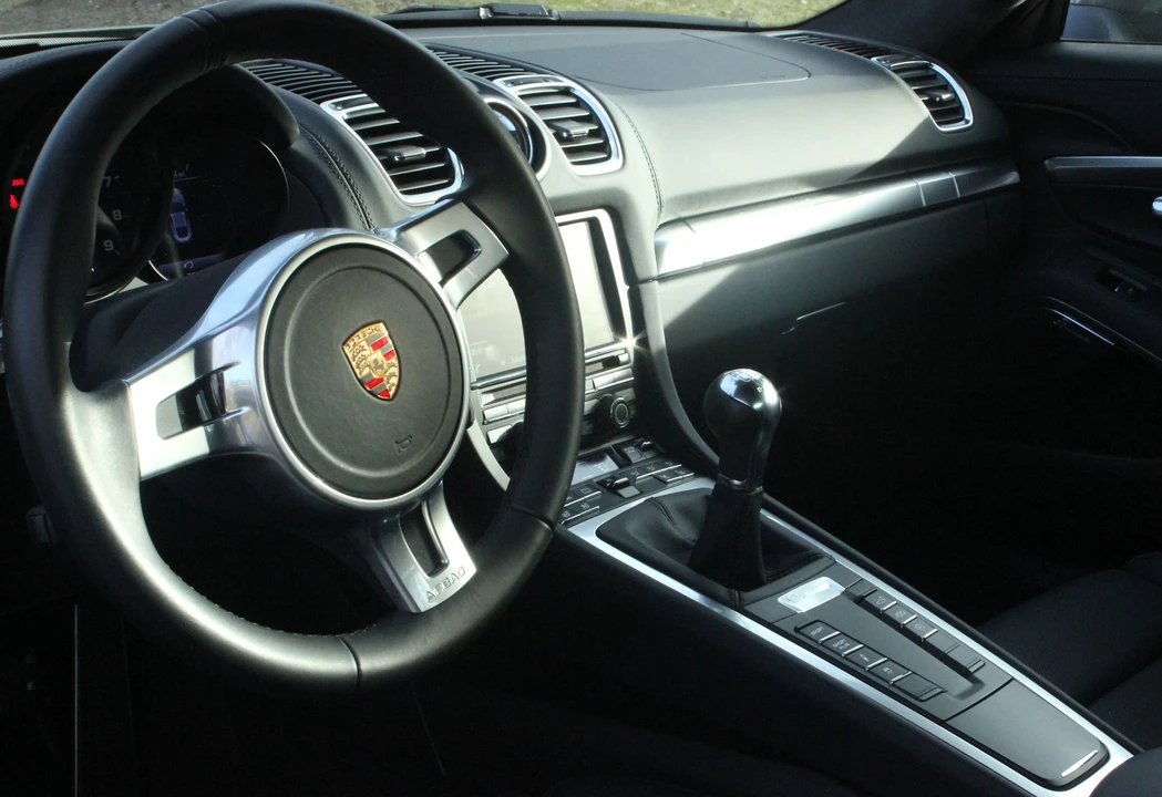 2015 Porsche 981 Cayman GTS - Image 17 of 21