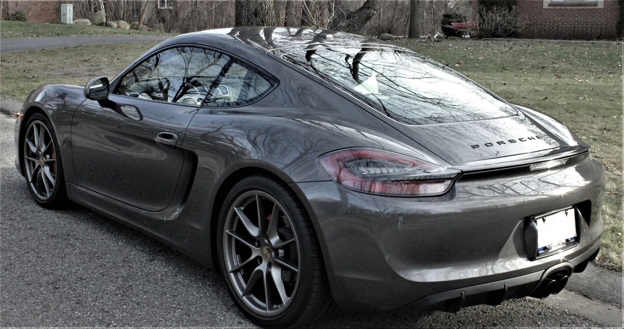 2015 Porsche 981 Cayman GTS - Image 11 of 21