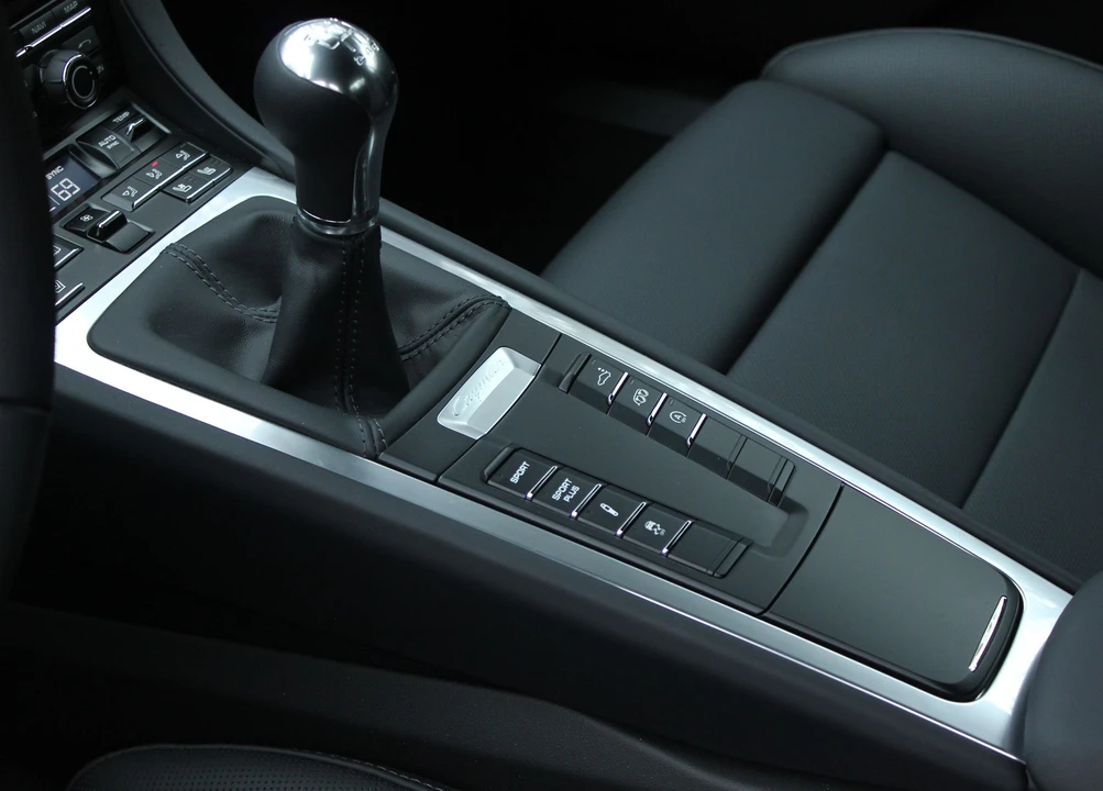 2015 Porsche 981 Cayman GTS - Image 18 of 21