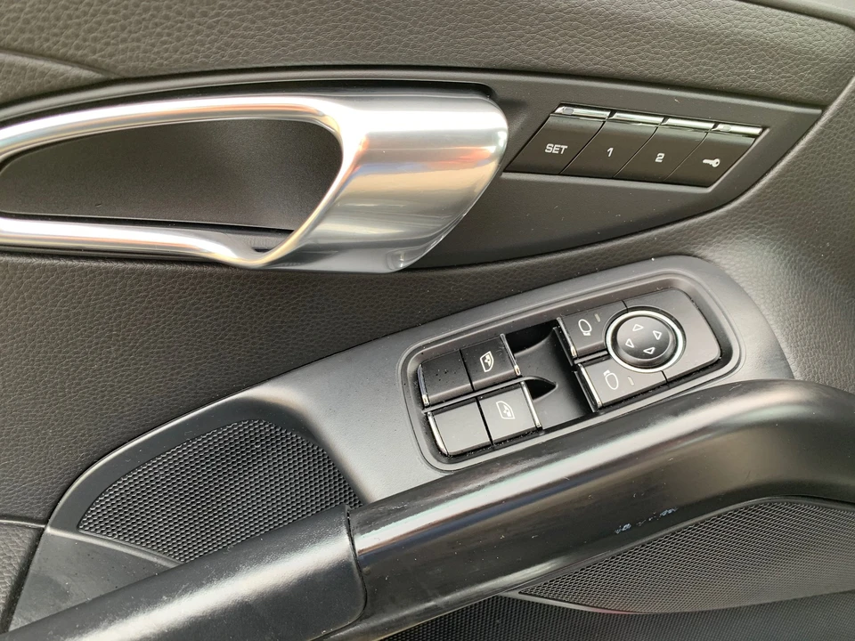 2015 Porsche 981 Cayman - Image 13 of 24